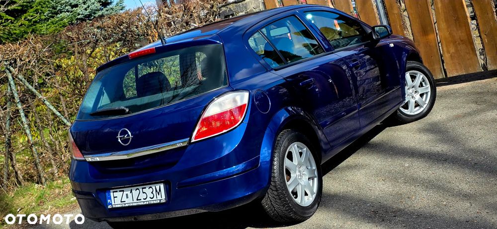 Opel Astra 1.8 Innovation - 26