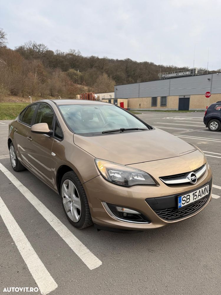 Opel Astra 1.7 CDTI ECOTEC Cosmo - 8