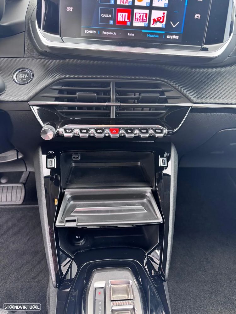 Peugeot e-208 Allure Pack - 23