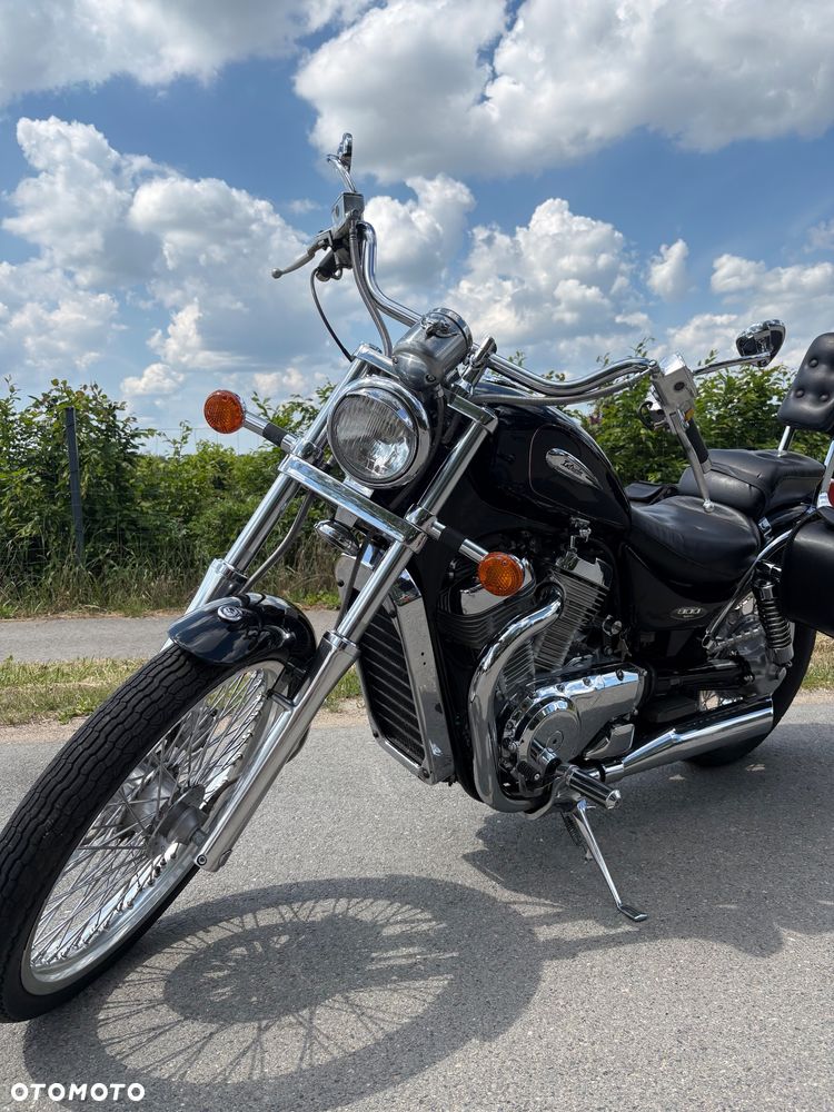 Suzuki Intruder - 4