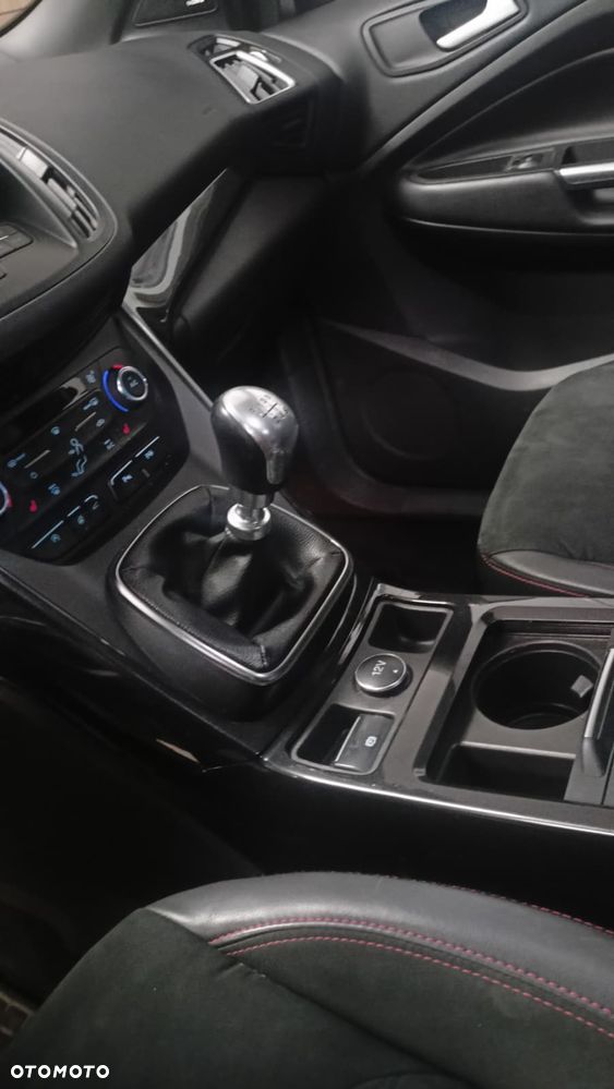 Ford Kuga - 8