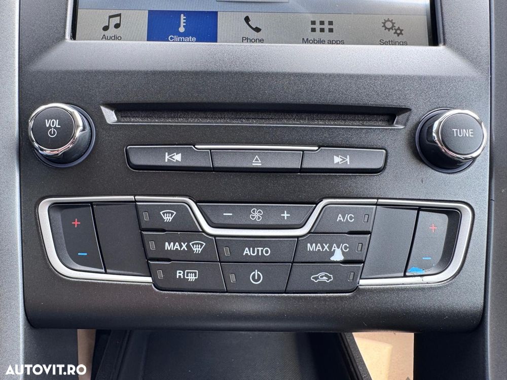 Ford Mondeo 2.0 HEV Trend - 23