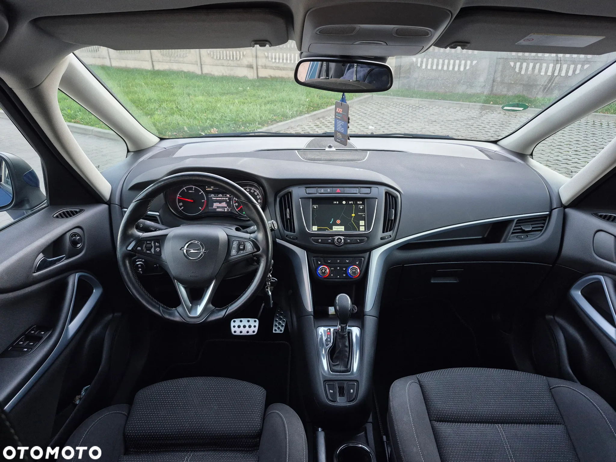 Opel Zafira 2.0 D Automatik 120 Jahre - 9