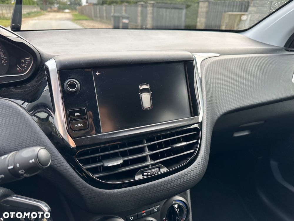 Peugeot 208 1.2 PureTech GPF Signature S&S - 15