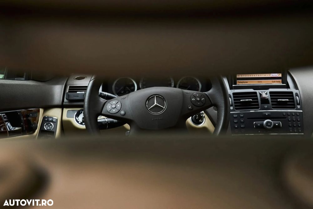 Mercedes-Benz C - 9