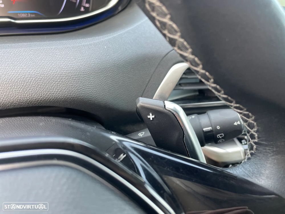 Peugeot 5008 1.5 BlueHDi Allure Pack EAT8 - 12