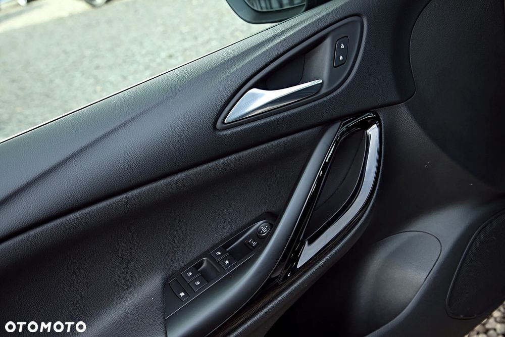 Opel Astra V 1.2 T Elegance S&S - 17