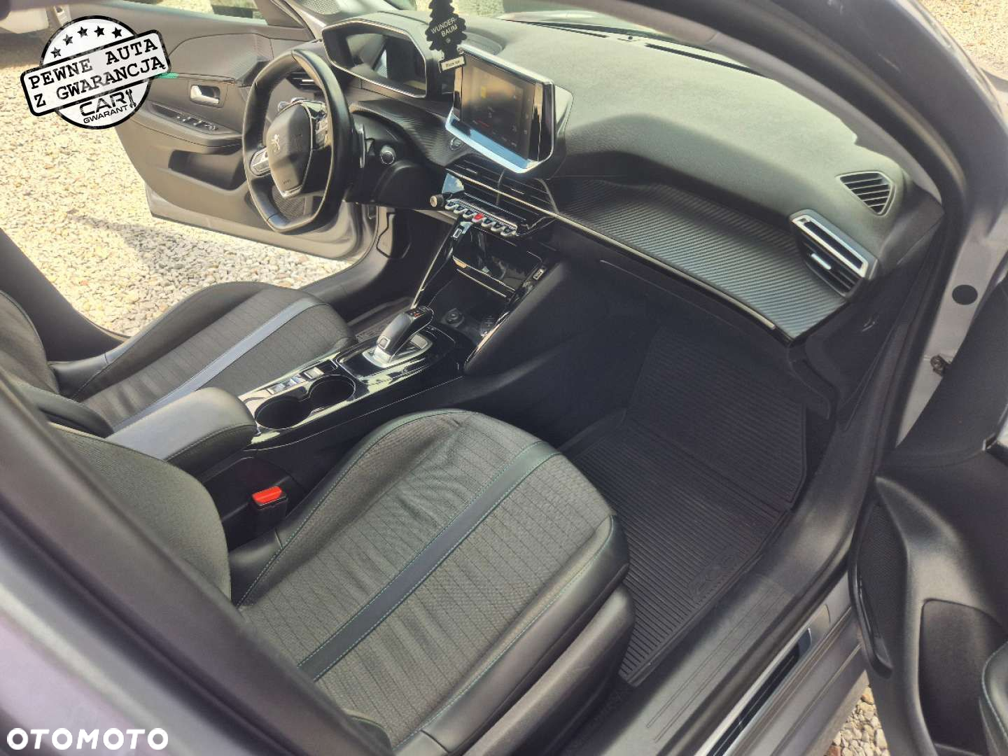 Peugeot 208 - 23