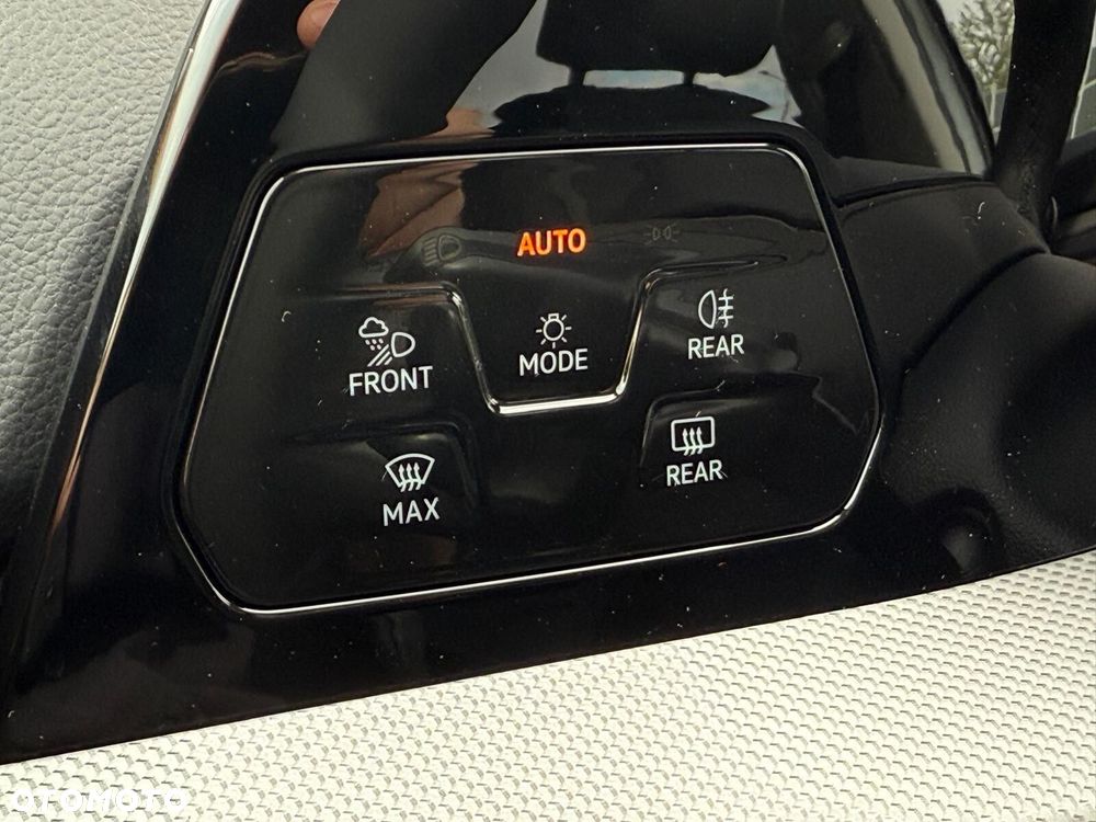 Volkswagen Golf - 26