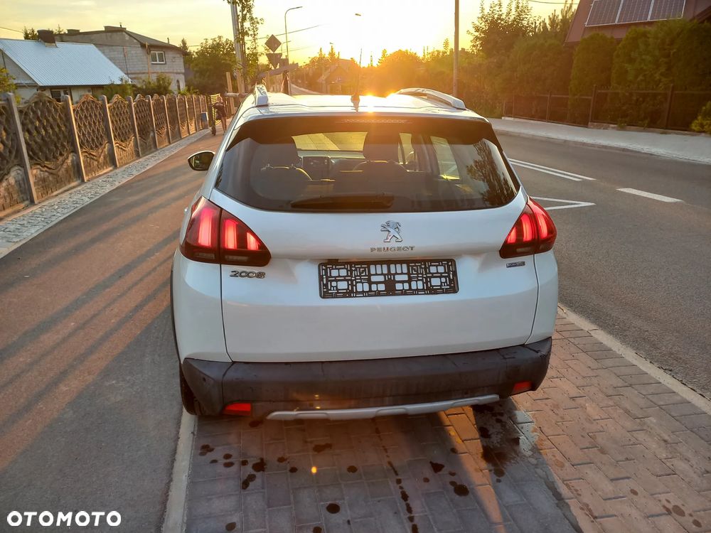 Peugeot 2008 1.2 Pure Tech Allure S&S EAT6 - 11