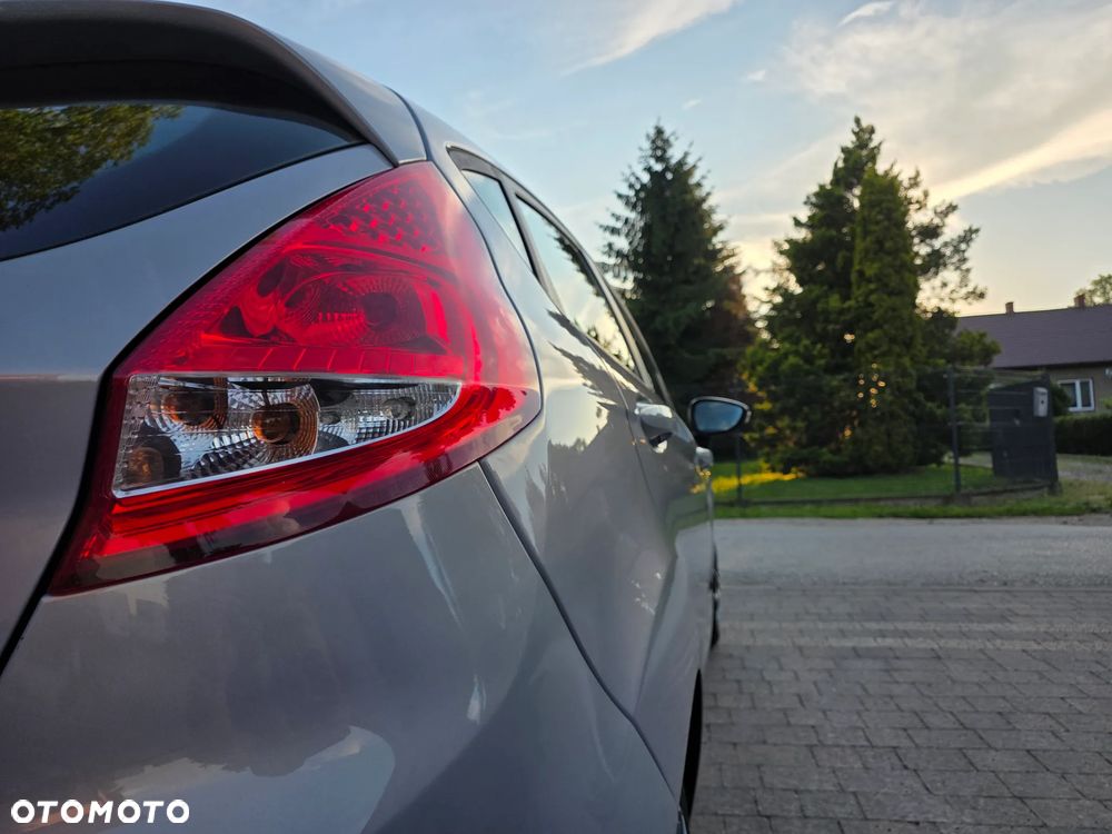 Ford Fiesta 1.4 Champions Edition - 20