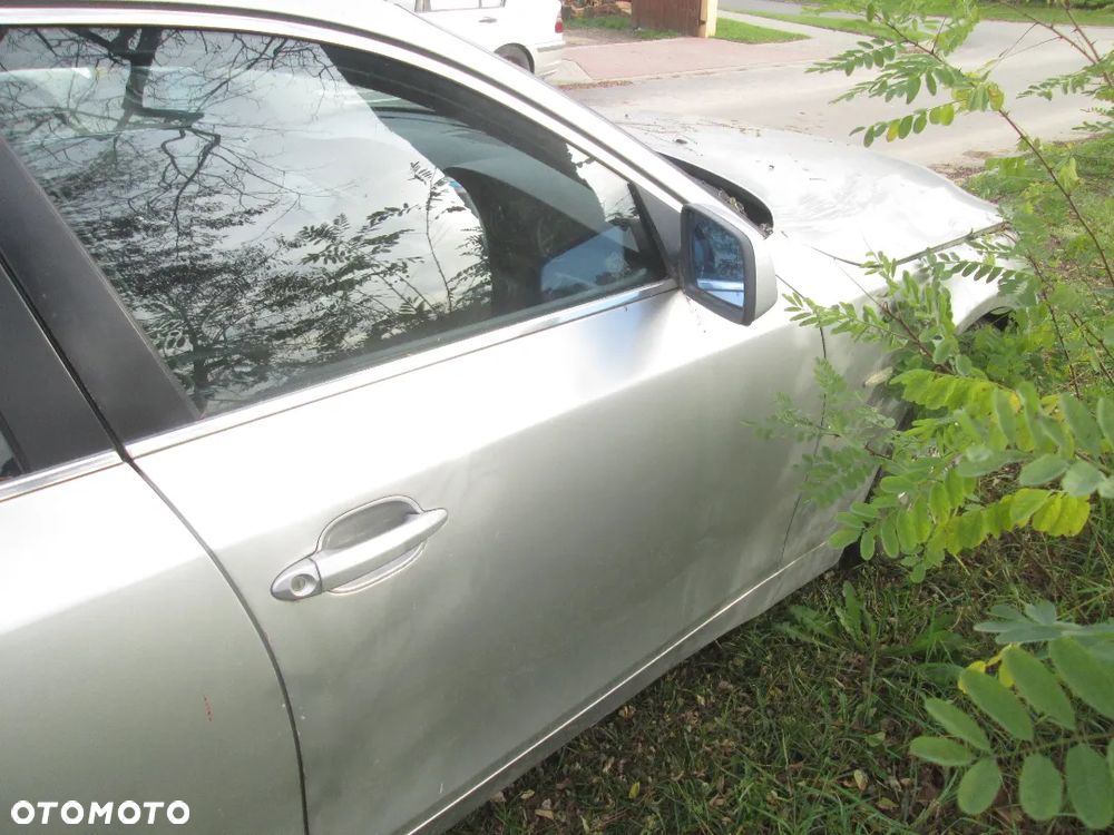 BMW E60 2.2 Benzyna SEDAN SREBRNA SILNIK MASKA ZDERZAK SZYBA KLAPA LAMPY - 7