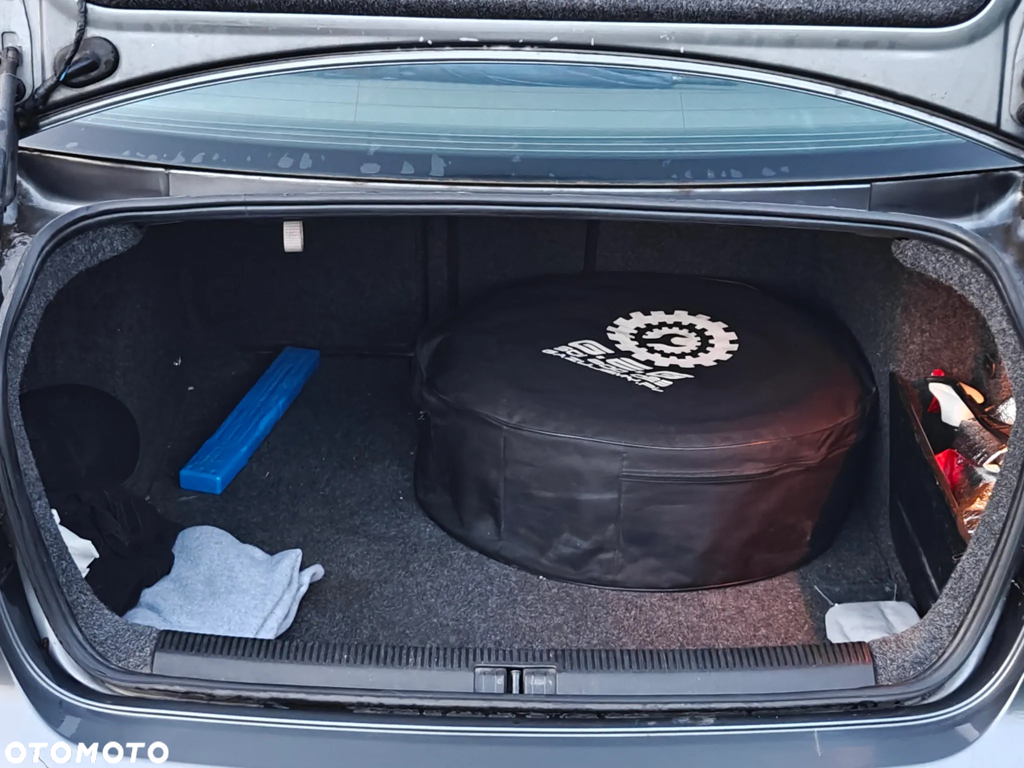 Volkswagen Jetta 1.6 Comfortline - 14