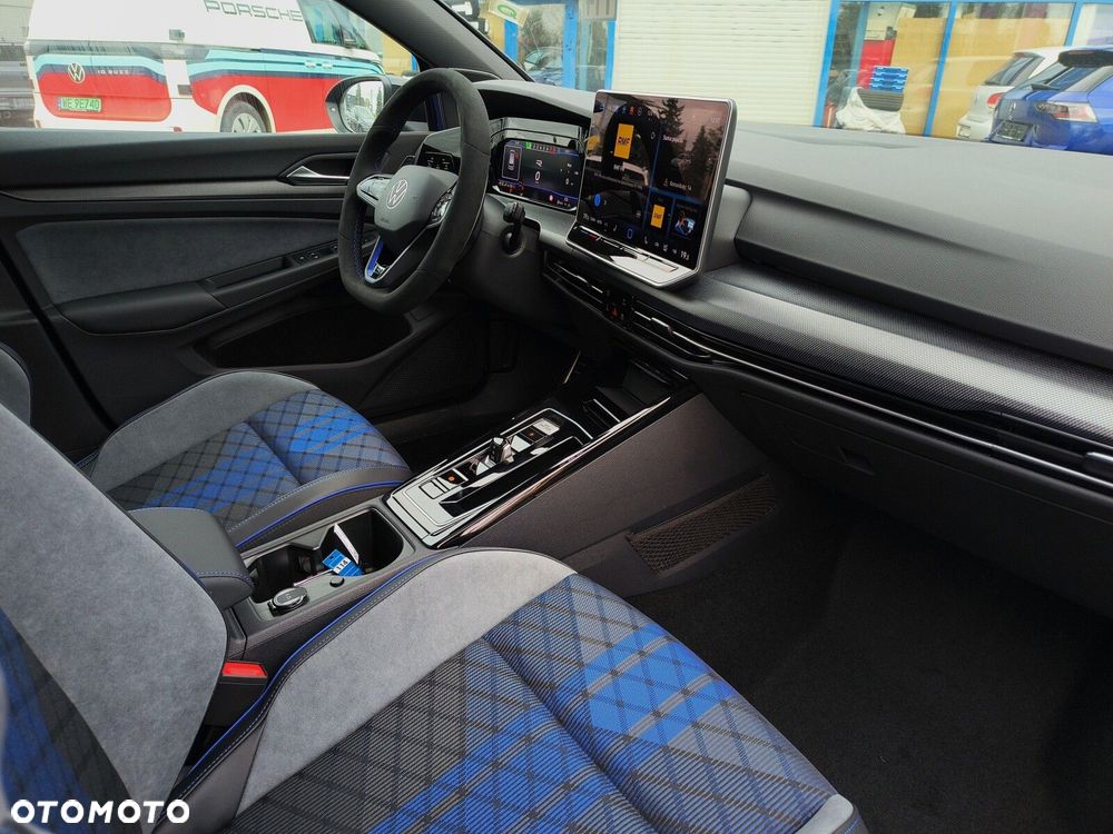 Volkswagen Golf - 10