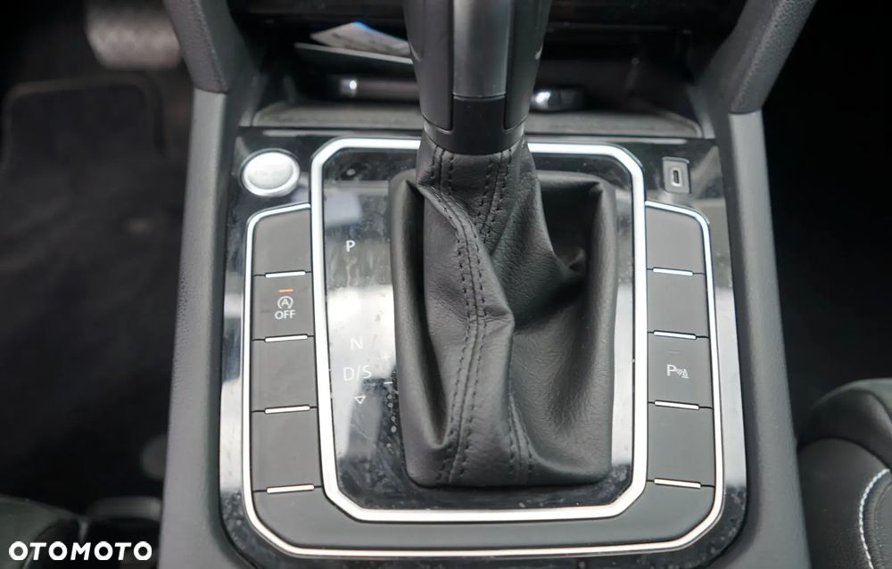Volkswagen Passat 2.0 TDI 4Mot Elegance DSG - 17
