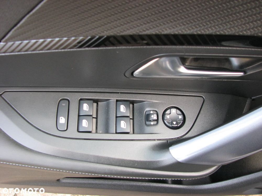 Peugeot 2008 BlueHDi 100 STOP & START Allure - 30