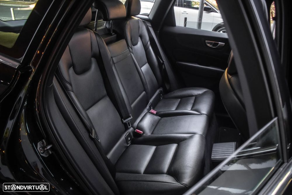 Volvo XC 60 T8 Twin Engine AWD Geartronic Inscription - 27