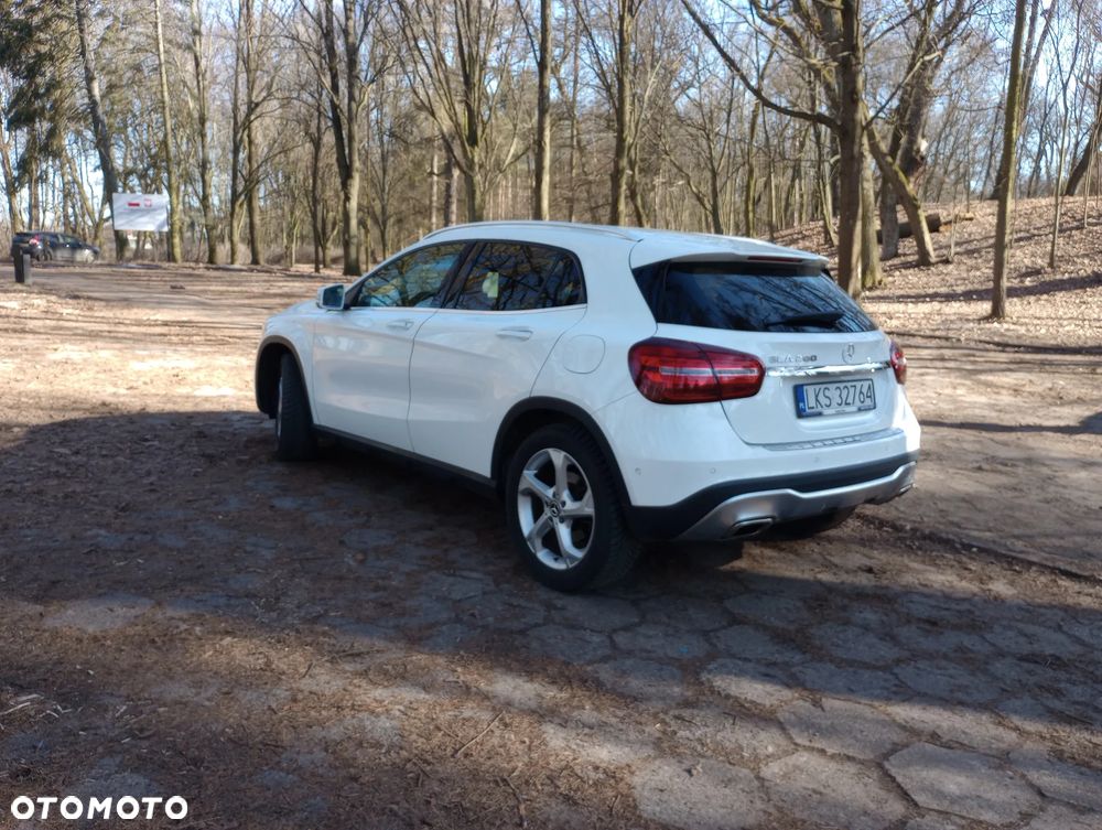 Mercedes-Benz GLA 200 7G-DCT - 8