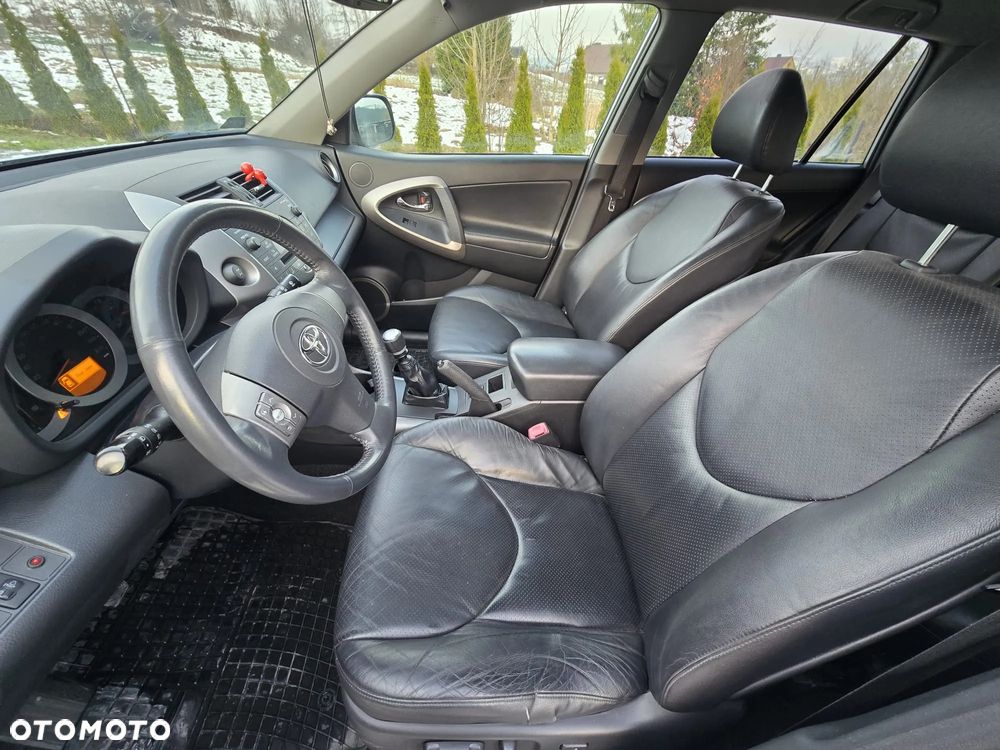 Toyota RAV4 2.2 D-4D Sol 180 - 11