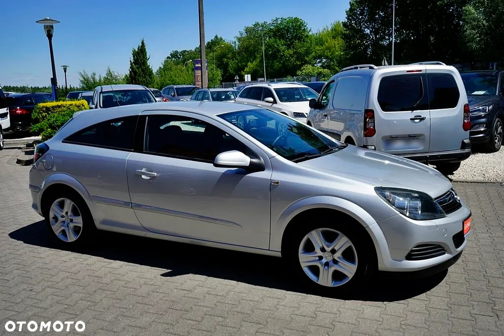 Opel Astra GTC 1.3 CDTI - 10