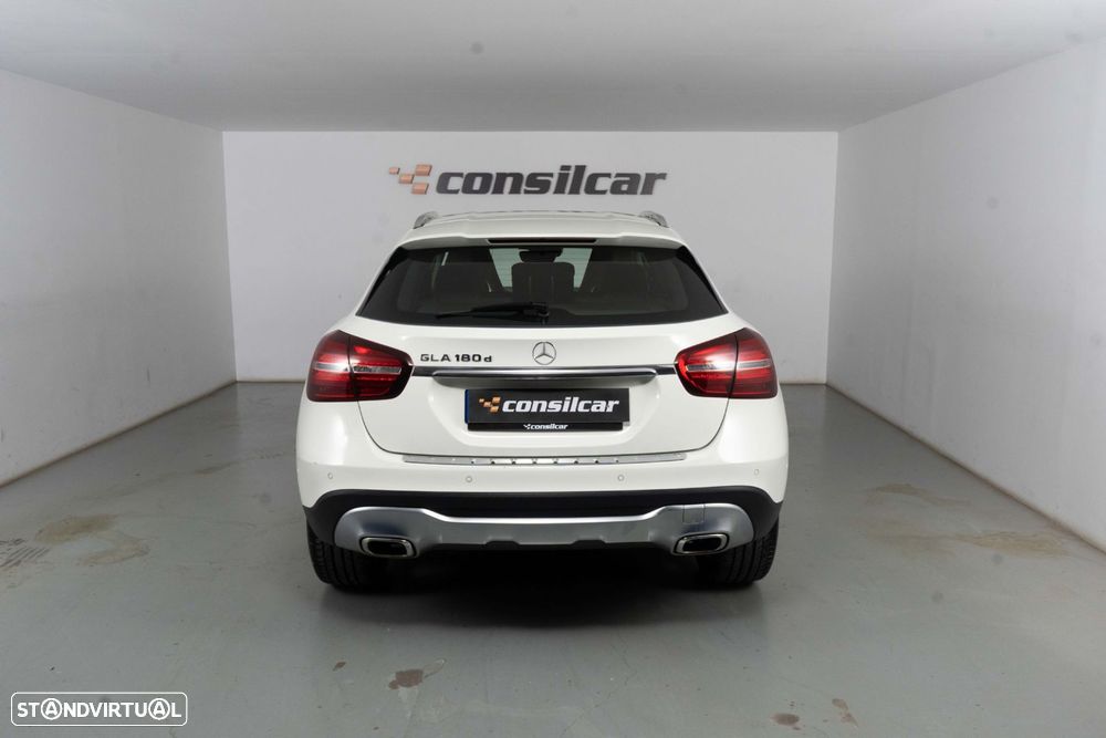 Mercedes-Benz GLA 180 d Urban Aut. - 6