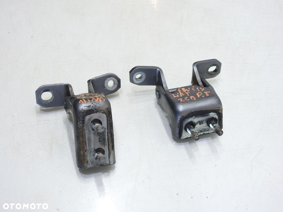 ZAWIAS ZAWIASY DRZWI PRAWY TYŁ ZCD SWIFT IV LIFT - 2