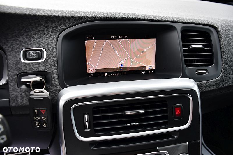 Volvo V60 D4 Geartronic RDesign - 15