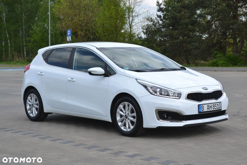 Kia Ceed - 12