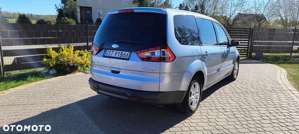 Ford Galaxy - 4