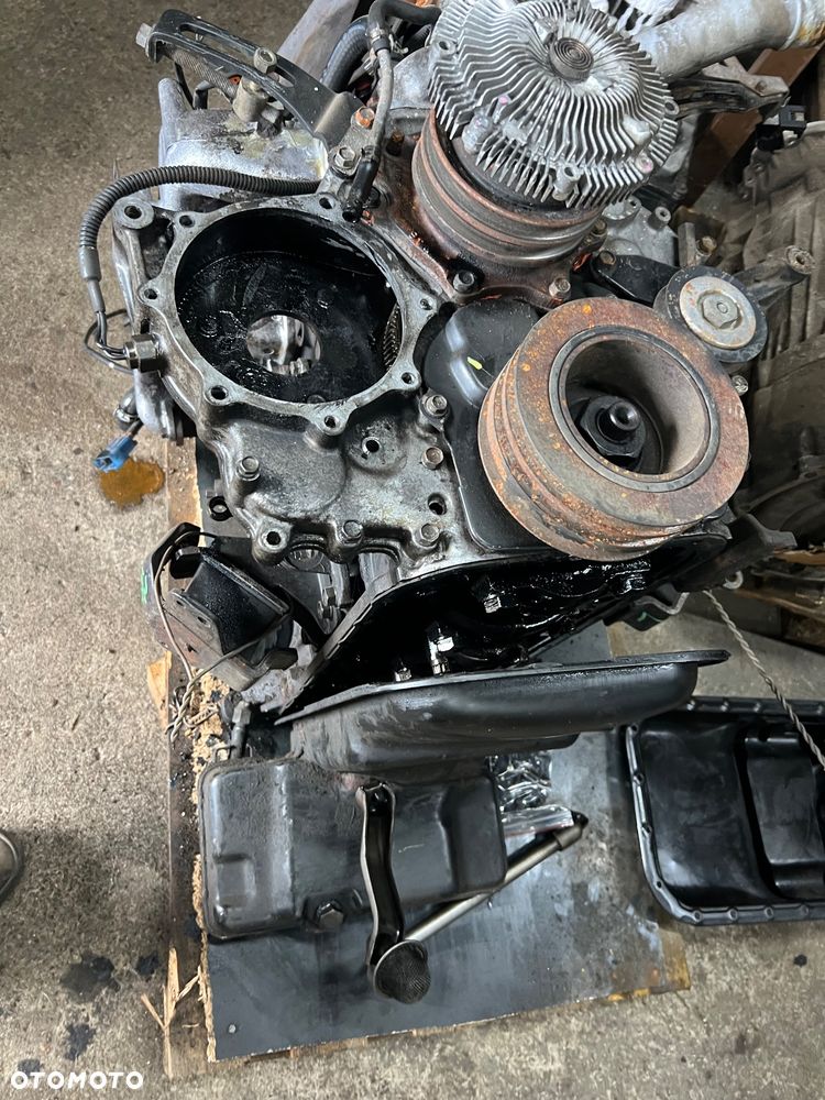 Głowica cylindrów Nissan Navara d21 d22 td25 2.5td - 4
