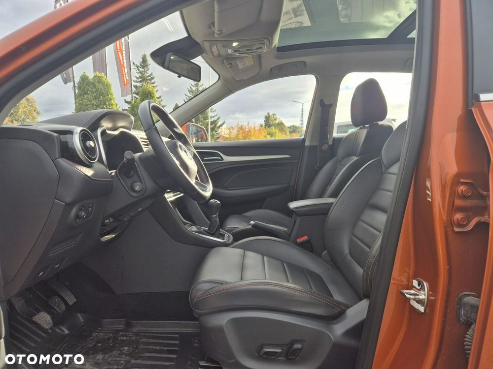 MG ZS - 10