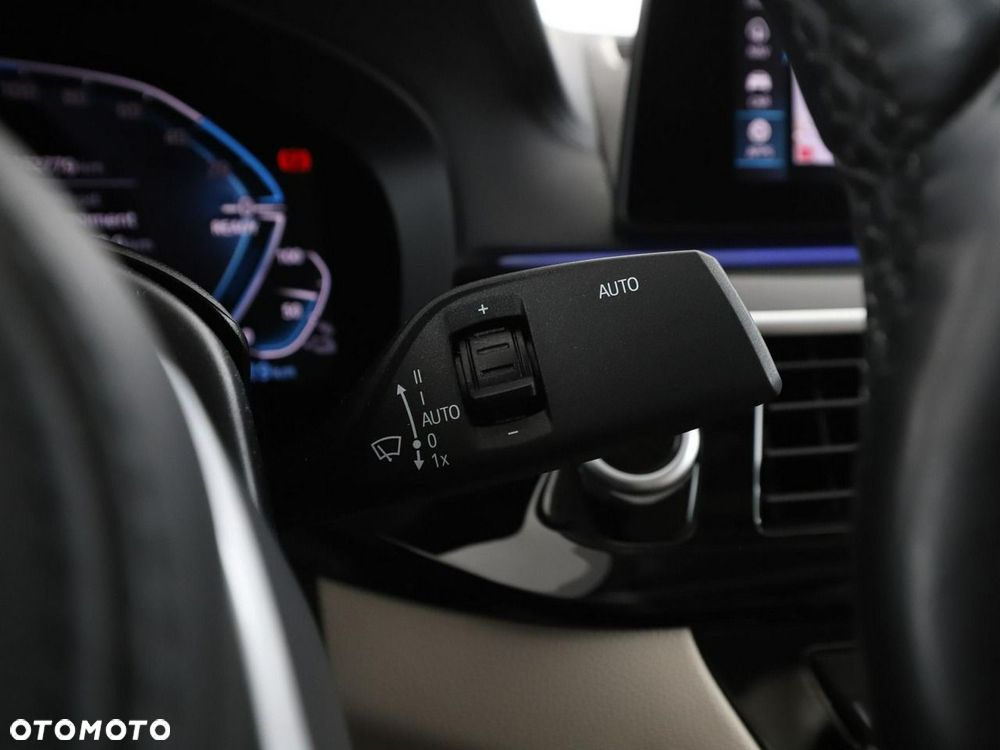 BMW Seria 5 530e iPerformance xDrive Luxury Line - 36