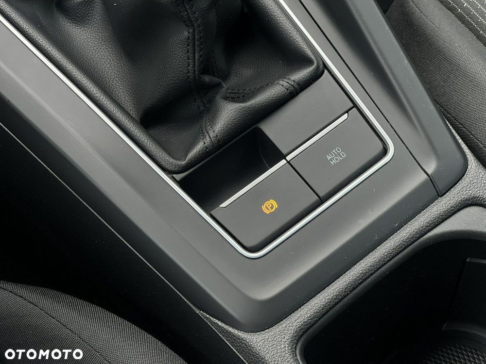 Volkswagen Golf 1.0 TSI - 30