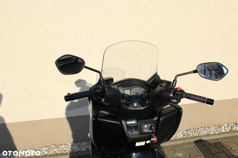 Suzuki Burgman - 33