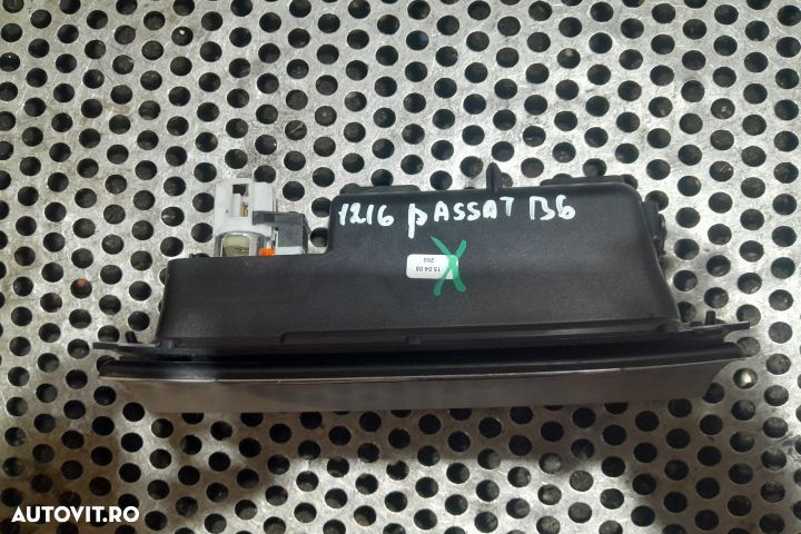 Scrumiera 3C0863284G/H 3C0863284G/H Volkswagen VW Passat B6 [2005 - 2 - 2