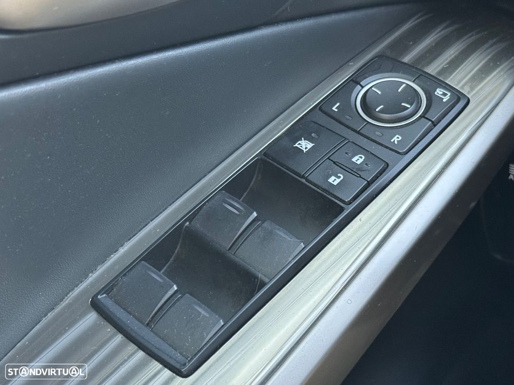 Lexus IS 300H Executive+ - 27