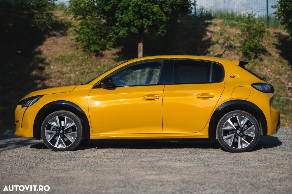 Peugeot 208 e-208 GT-Line - 10