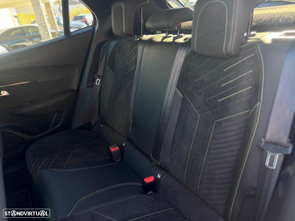 Peugeot e-2008 GT+ - 8