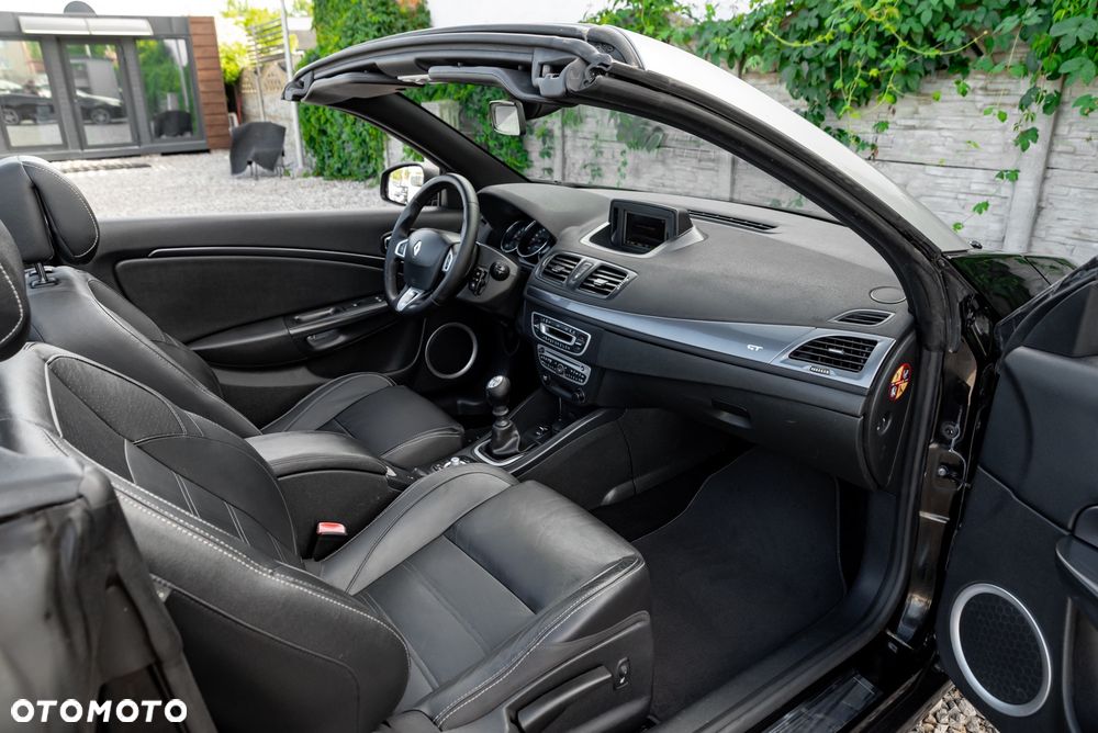 Renault Megane TCe 180 GT - 29