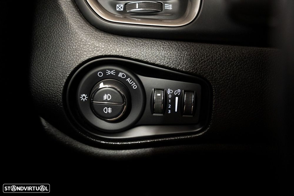 Jeep Renegade 1.0 T Limited - 10