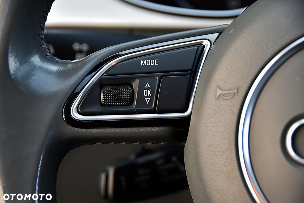 Audi A4 Avant 2.0 TDI Quattro S tronic - 28