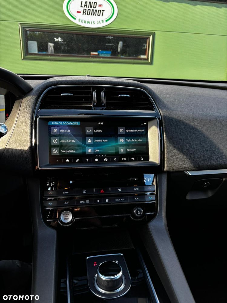 Jaguar F-Pace 2.0 i4D AWD R-Sport - 12