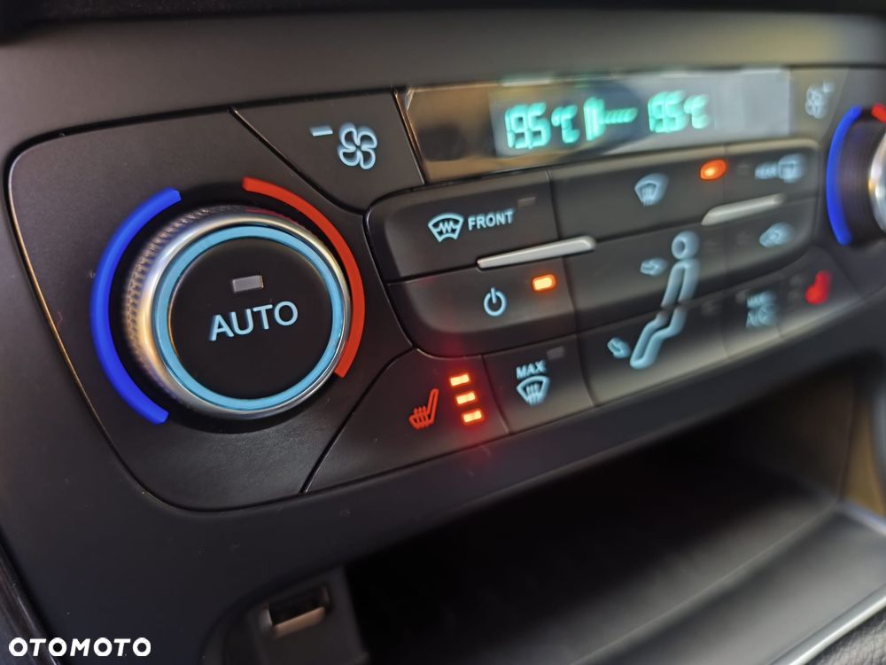 Ford Focus 1.5 EcoBoost Titanium ASS - 20