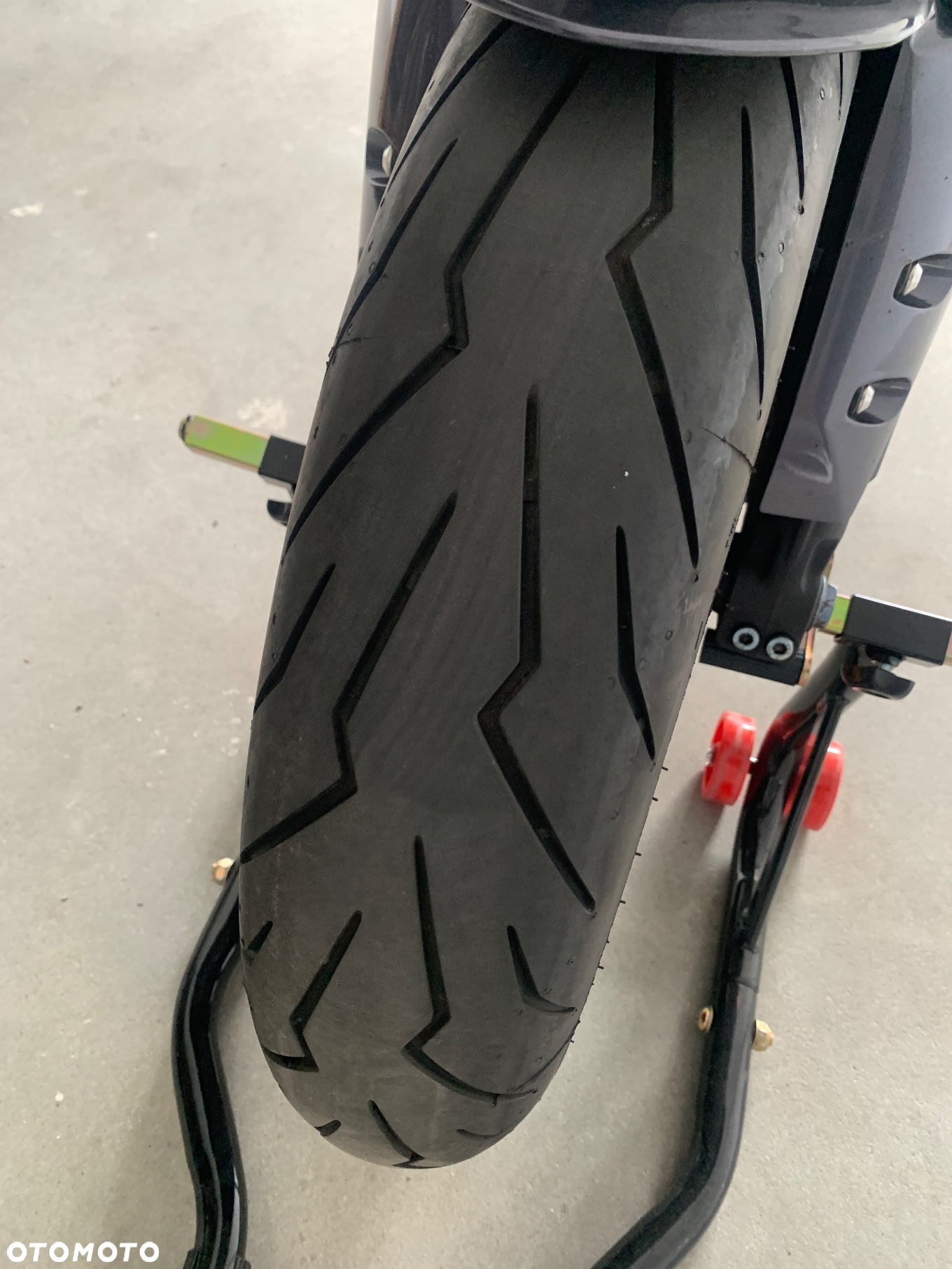 Yamaha R1 - 11