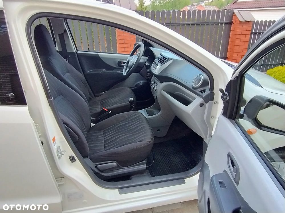 Nissan Pixo - 10