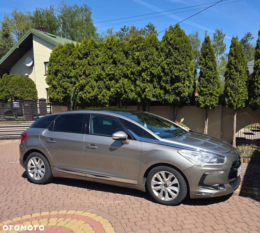 Citroën DS5 HDi 165 SoChic - 1