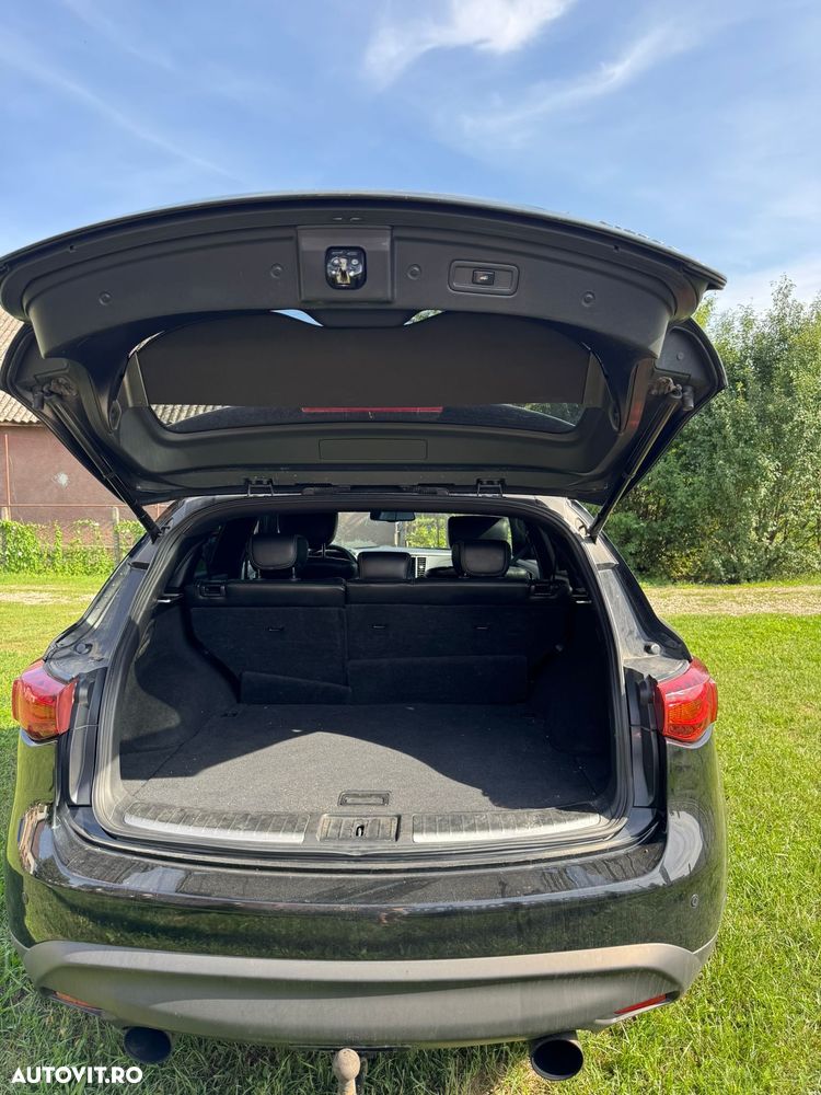 Infiniti FX 30 FX30d 3.0d V6 GT Premium AWD - 6