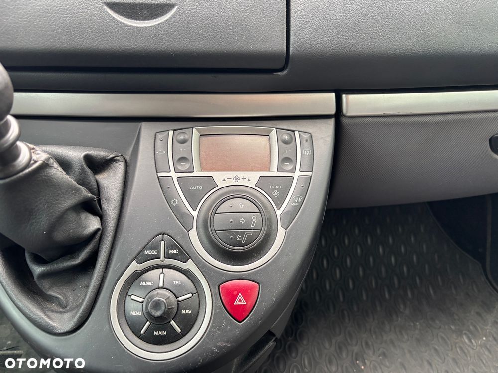 Peugeot 807 2.0 HDi Premium - 35