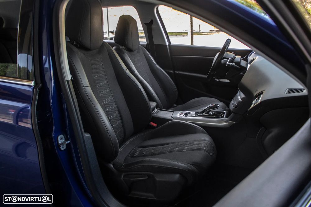 Peugeot 308 SW BlueHDi 130 EAT8 Stop & Start Allure - 22