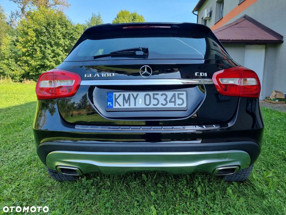 Mercedes-Benz GLA 180 (CDI) d - 9